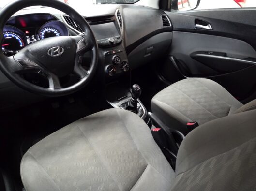 hb20s_2017_seminovo_angra (5)