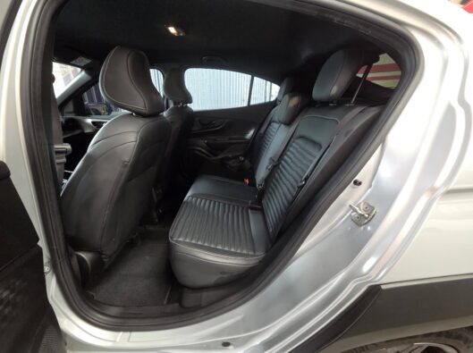 fastback_2023_seminovo_angra (6)