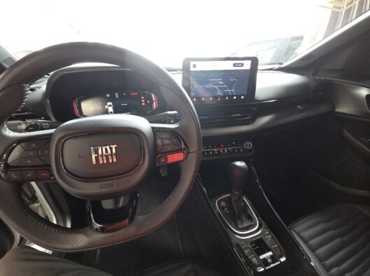 fastback_2023_seminovo_angra (8)