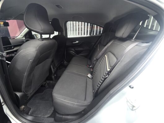 fastback_2025_seminovo_angra (4)